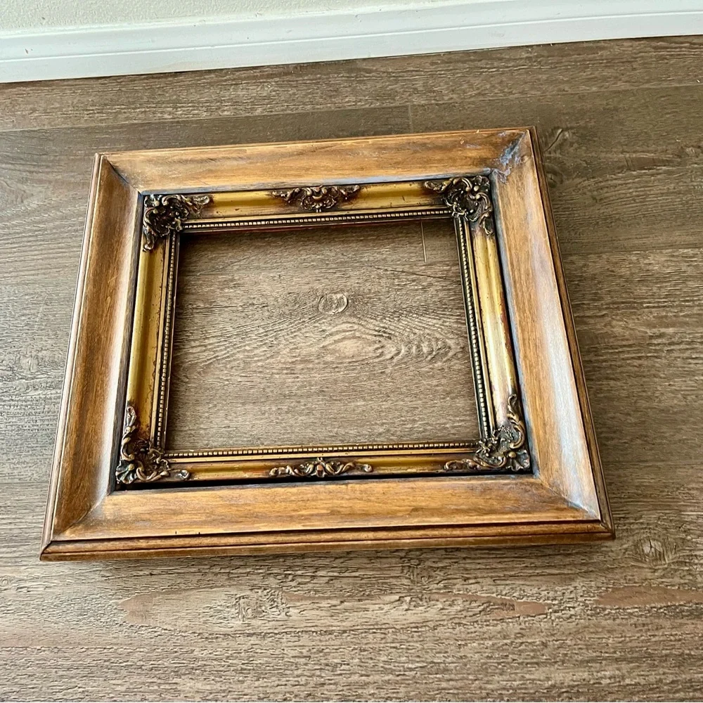 Antique-style Baroque Revival Design Goal - Toned Frame 17/18 Inches